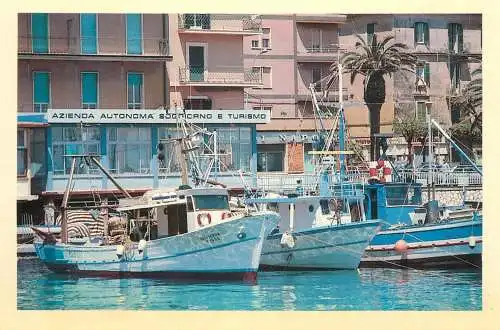 Navigation sailing vessels & boats themed postcard Anzio un angolo del Porto