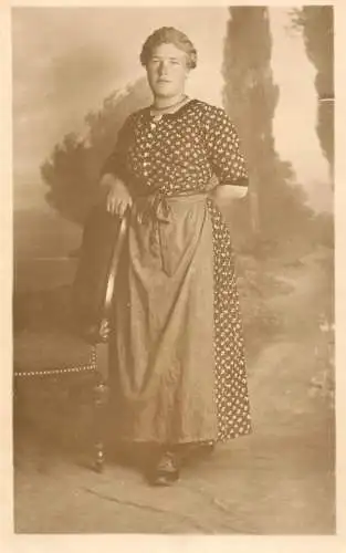 Annonymous persons souvenir photo social history portraits & scenes elegant woman flower