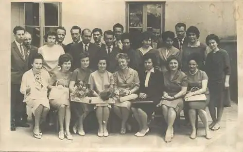 Annonymous persons souvenir photo social history portraits & scenes elegant class reunion
