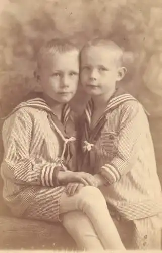 Annonymous persons souvenir photo social history portraits & scenes children navy suits