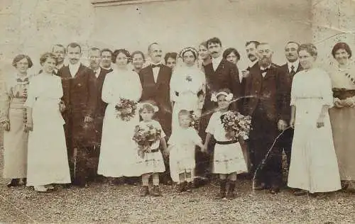 Annonymous persons souvenir photo social history portraits & scenes wedding party bride groom