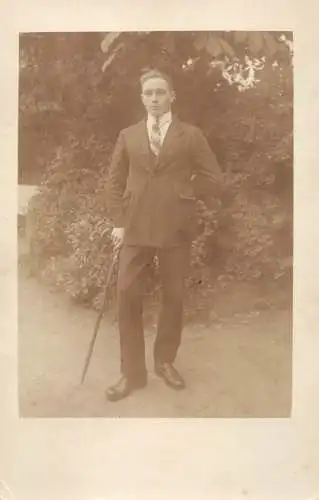 Annonymous persons souvenir photo social history portraits & scenes elegant man portrait