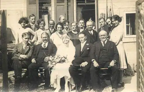 Annonymous persons souvenir photo social history portraits & scenes wedding party bride groom