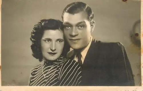 Annonymous persons souvenir photo social history portraits & scenes elegant couple