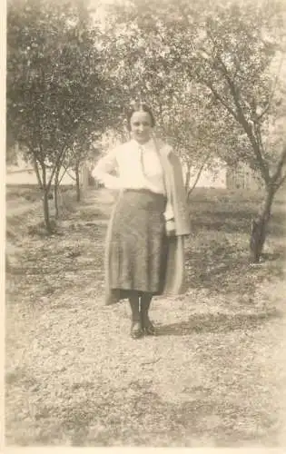 Annonymous persons souvenir photo social history portraits & scenes elegant girl in orchard