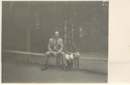 Annonymous persons souvenir photo social history portraits & scenes elegant father and son
