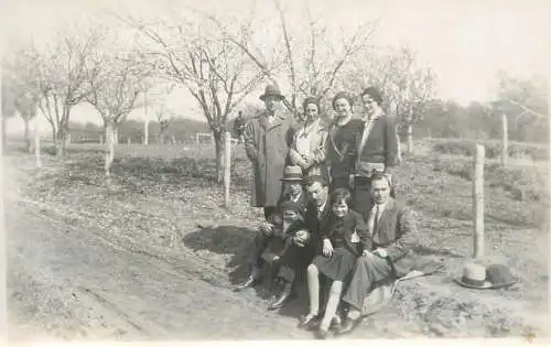 Annonymous persons souvenir photo social history portraits & scenes elegant family in the orchard