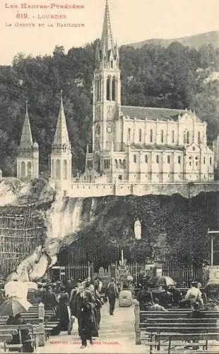 France Lourdes la grotte et la basilique