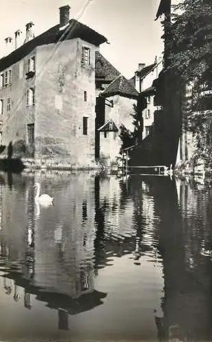 France Annecy Canal du Thiou et vieilles maisons