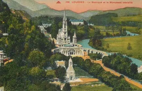 France cpa Lourdes basilique