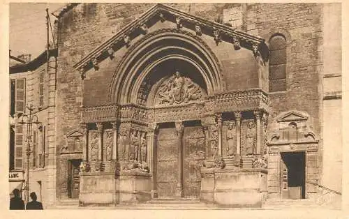 France cpa Arles sur Rhone cathedrale St. Trophime