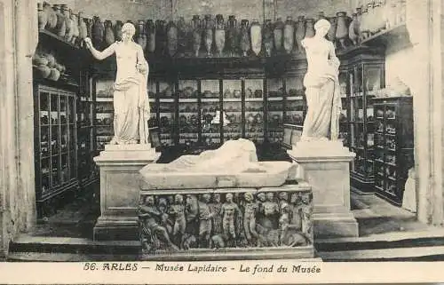 France cpa Arles musee Lapidaire