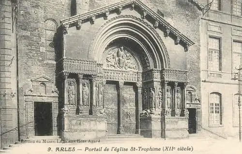 France cpa Arles portail de l'eglise St. Trophime