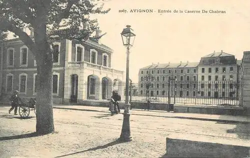 France cpa Avignon entree de la Caserne de Chabran