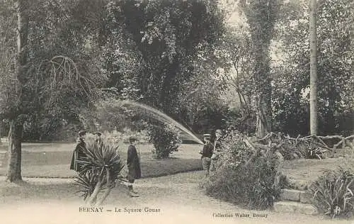 France cpa Bernay le square Gouas