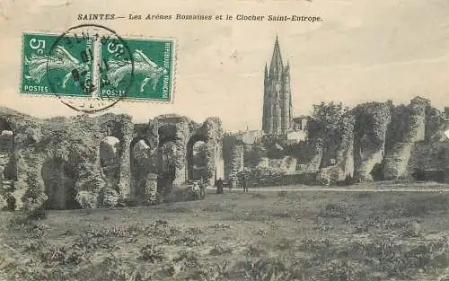 France Saintes Les Arenes Romaines & le Clocher Saint Eutrope