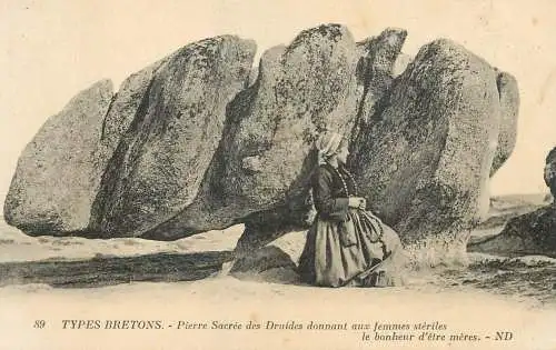 France Types Bretones Pierre Sacree des Druides