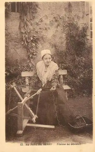 France Pays du Berry Fileuse au devidoir avec costume traditionnel
