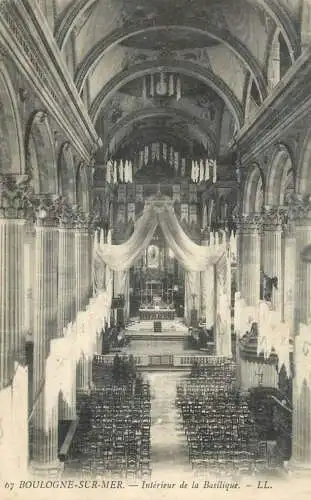 France Boulogne-sur-Mer interieur de la Basilique