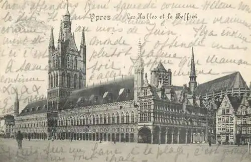 Belgique cpa Ypres les halles et le Beffroi