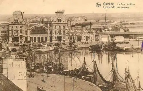 Belgique cpa Ostende la gare maritime