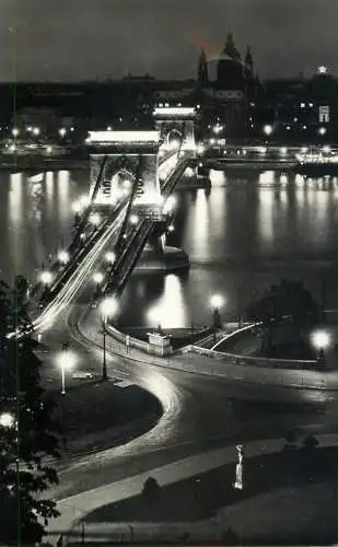 Hungary Budapest Chain Bridge nocturnal aspect