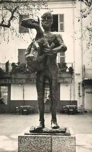 France cpsm Vallauris l' homme au Mouton de Picasso