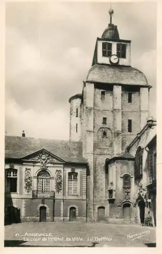 France cpsm Abbeville la cour de l' Hotel le Beffroi