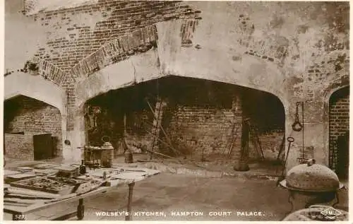 British castles architecture Wolsey's kitchen Hampton Court Palace