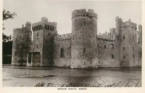 British castles architecture Sussex Bodiam castle