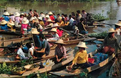 Thailand Bangpa-in Ayudthya floating market transactions & bargaining