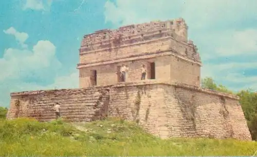 Mexico Yucatan Chichen Itza Red House