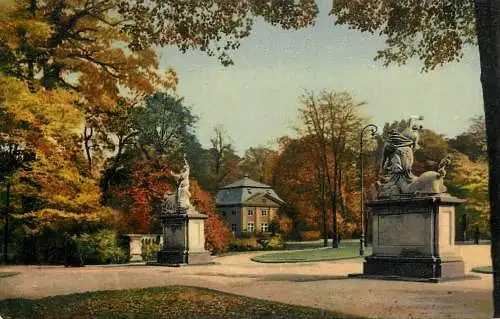 Germany Dresden Garten im Herbst
