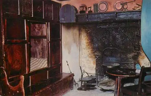 Wales Welsh Folk Museum St Fagans - Kitchen with cupboard bed in Kennixton farmhouse