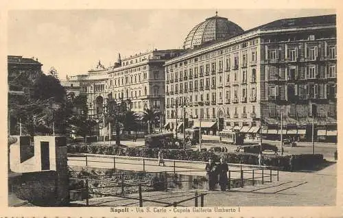 Italia Napoli Via S. Carlo Cupola Galleria Umberto I
