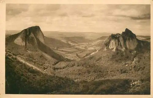 France Environs du Mont-Dore Vallee de la Sioule et les roches Sanadoire & Tuiliere
