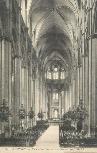 France Bourges La Cathedrale  Grande Nef vue interieure