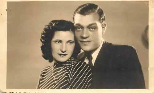 Romania souvenir photo postcard portrait couple studio Jupiter Iasi 1946