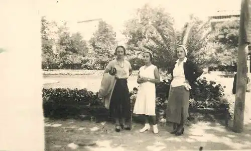 Bulgaria family souvenir photo postcard Rusciuk Ruse tourists