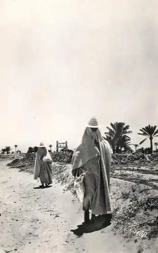 Tunisia Ile de Djerba femmes coifees de la Petase types et scenes ethiniques