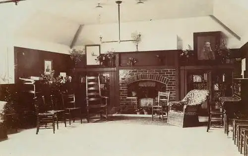 Social history souvenir photo elegant man dining room