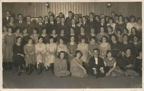 Social history souvenir photo elegant group photo lady