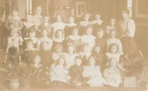 Social history souvenir photo elegant children school classroom
