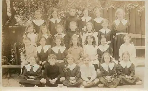 Social history souvenir photo elegant children school classroom