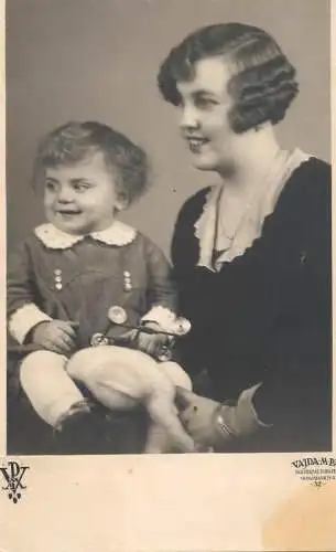 Children and family groups portraits and scenes souvenir photo mother and child