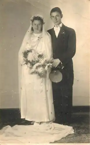 Family social history marriage wedding souvenir photo bride groom joy couple elegance