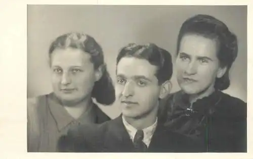 Anonymous persons social history souvenir photo postcard elegant family Brasov 1941