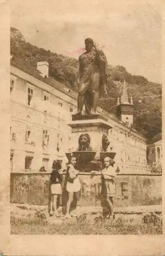 Romania vedere din Baile Herculane - Statuia lui Hercule