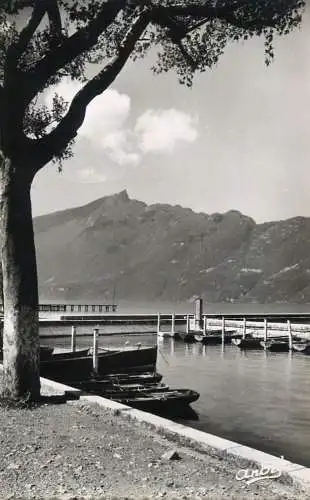 France Aix-les-Bains Le Port, le lac & la Dent du Chat