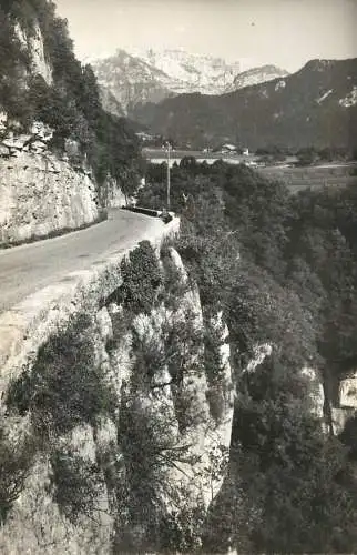 France Environs d'Annecy Route du Col de la Forclaz Le Saut du Moine et la Tournette